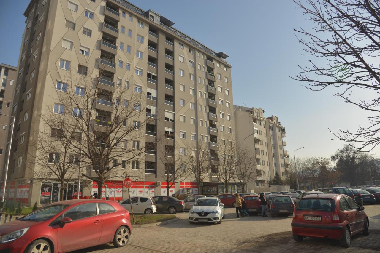 Stylish Violet & Modern Apartment Skopje Exterior foto